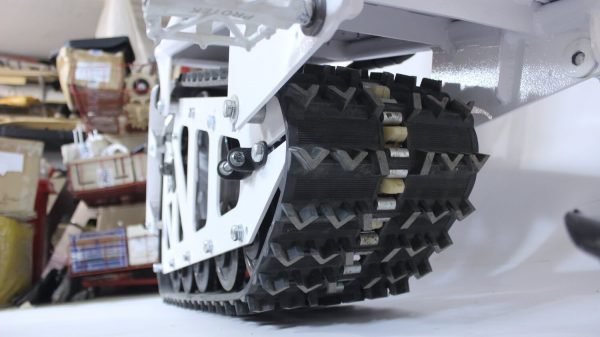 Electric snowmobile_8